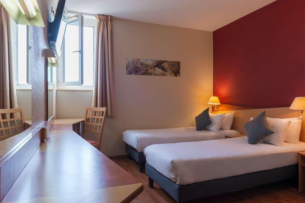 Hotel The Originals Marseille Aéroport